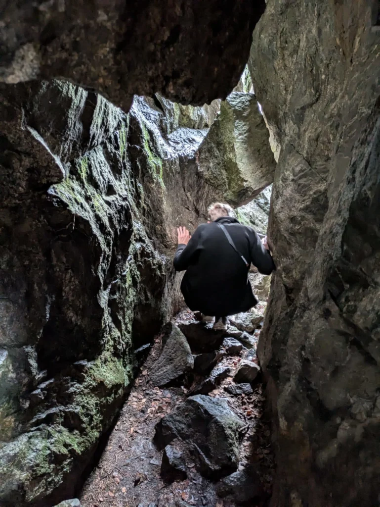 Tag-5 - Grotan (Höhle)