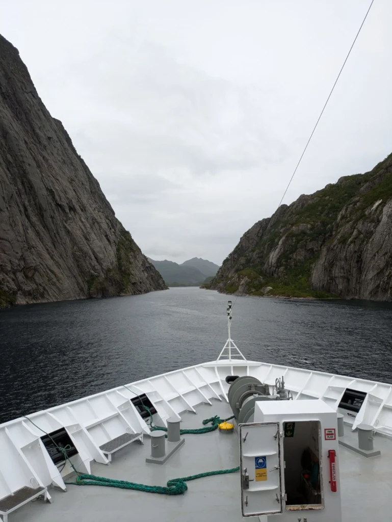 Tag-16 - Trollfjord mit engster Stelle von nur 100m